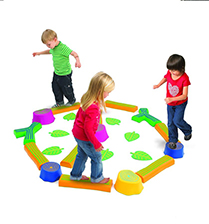 Juego para niños pasillo tematizado bosque